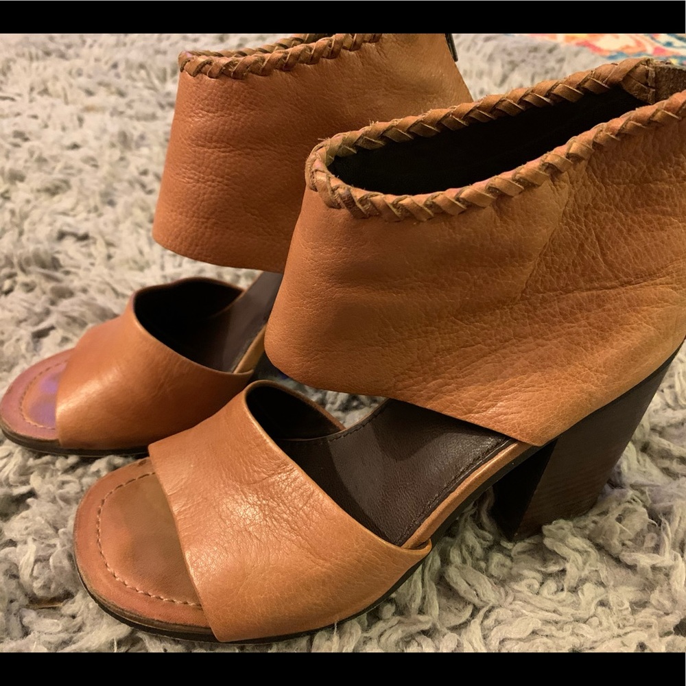 Bacio 61 Caldura leather heel sandals size 8.5